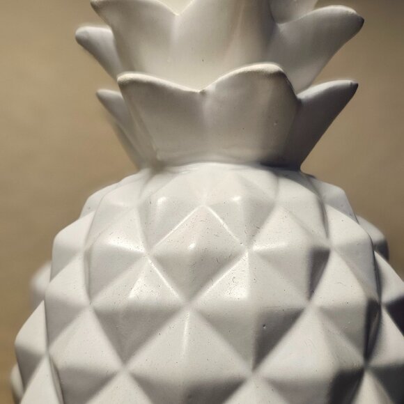 Pineapple Decor - Picture 3 of 5